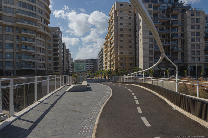 02-Einstein-Bridge