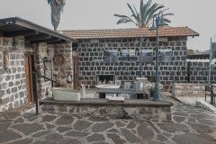 05-Lavi-Olive-Oil-and-Shmueli-Courtyard